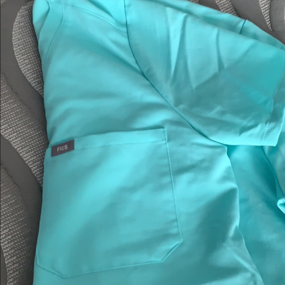 Figs scrubs aqua size large catarina